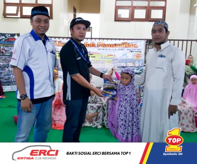 2-Komunitas-Otomotif-Ajak-TOP-1-Sukseskan-Bakti-Sosial-di-Bulan-Ramadan4.jpg