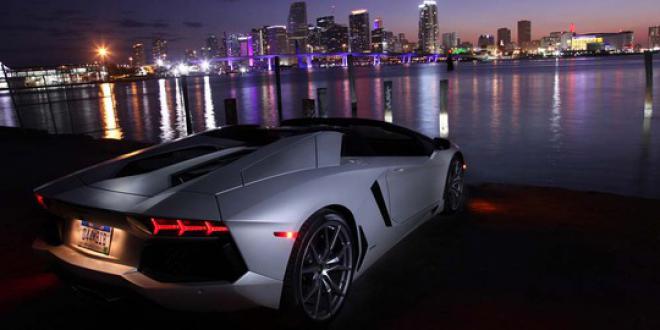 Beli Rumah Mewah Berhadiah Lamborghini Aventador Roadster 